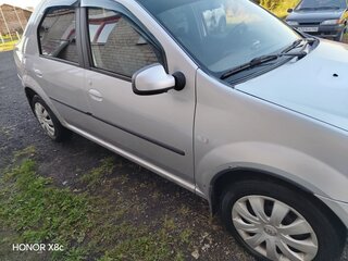 2013 Renault Logan I Рестайлинг, серебристый, 350000 рублей, вид 1