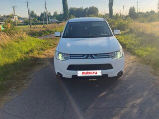 2013 Mitsubishi Outlander III, белый, 1170000 рублей, вид 3