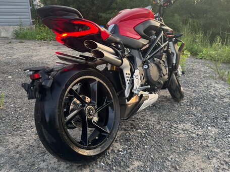 2022 MV Agusta Brutale 1000, красный, 1800000 рублей, вид 2