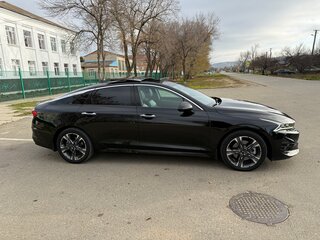 2020 Kia K5 III, чёрный, 2500000 рублей, вид 4