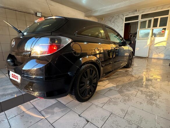 2008 Opel Astra GTC H Рестайлинг, чёрный, 600000 рублей - вид 21