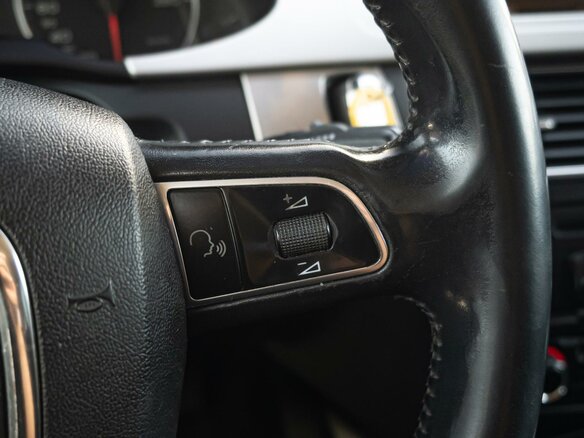 2010 Audi A4 IV (B8), красный - вид 17