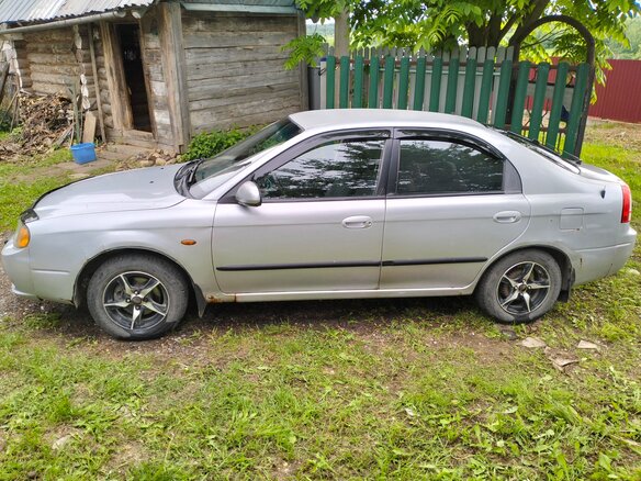 2002 Kia Sephia II Рестайлинг, серебристый, 200000 рублей - вид 8