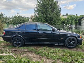 1994 BMW 3 серии 318i III (E36), чёрный, 300000 рублей, вид 3