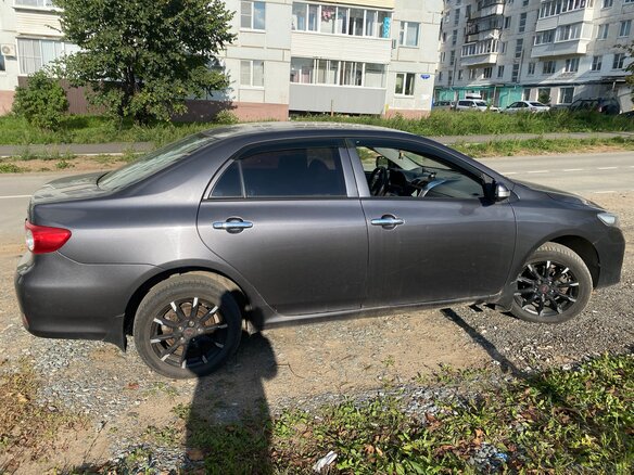 2011 Toyota Corolla X (E140, E150) Рестайлинг, серый - вид 1