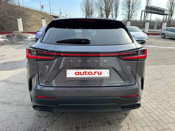 2023 Lexus NX 450h+ II, серый, 4084000 рублей - вид 12