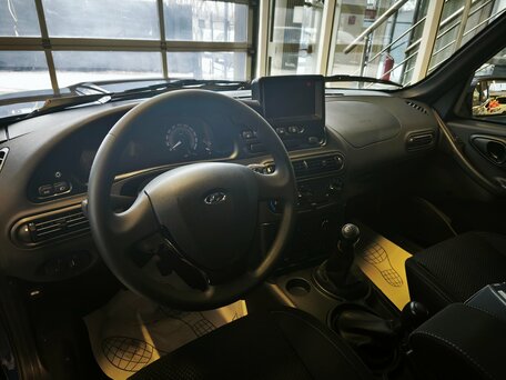 2026 Lada (ВАЗ) Niva Travel I Рестайлинг, белый, 1909000 рублей, вид 3