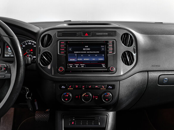 2015 Volkswagen Tiguan I Рестайлинг, белый, 1250000 рублей - вид 16