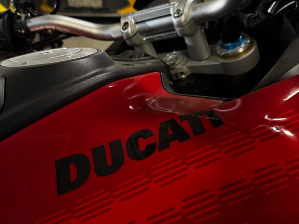 2025 Ducati Multistrada V4, красный, 3180000 рублей - вид 13