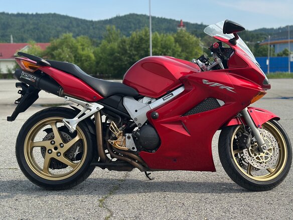 2002 Honda VFR 800, красный, 450000 рублей - вид 1