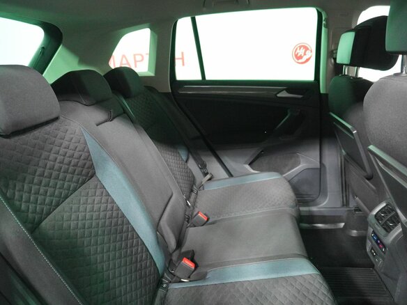 2019 Volkswagen Tiguan II, чёрный, 2213000 рублей - вид 11