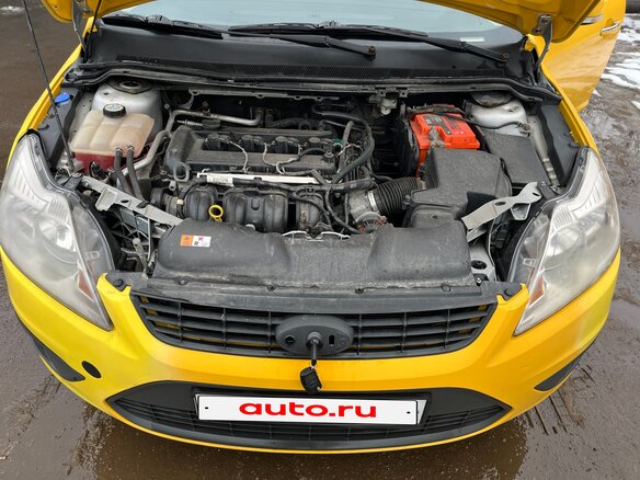 2011 Ford Focus II Рестайлинг, жёлтый, 400000 рублей - вид 10