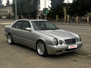 2001 Mercedes-Benz E-Класс 200 II (W210, S210) Рестайлинг, серебристый, 620000 рублей, вид 4