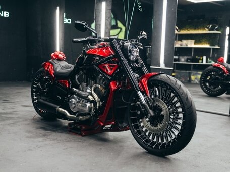 2016 Harley-Davidson V-Rod, красный, 3800000 рублей, вид 3