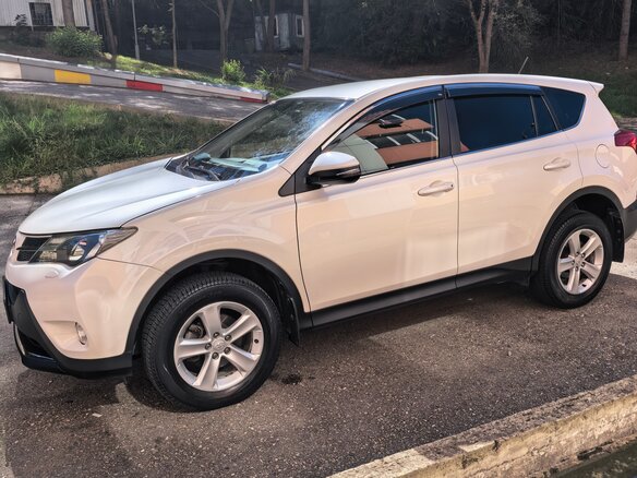 2013 Toyota RAV4 IV (XA40), белый, 1750000 рублей - вид 9
