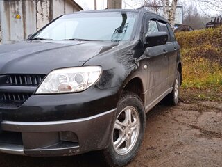 2004 Mitsubishi Outlander I, чёрный, 430000 рублей, вид 2
