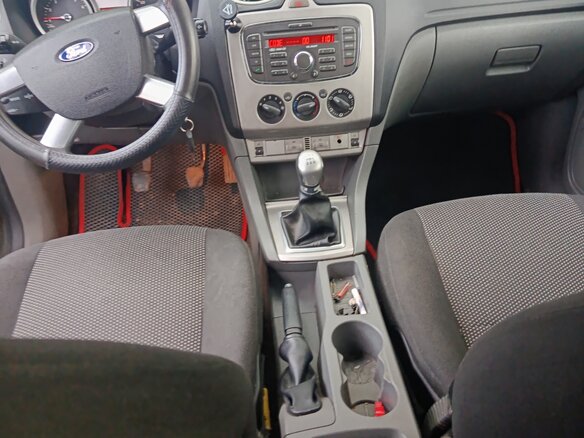 2010 Ford Focus II Рестайлинг, серый, 430000 рублей - вид 5
