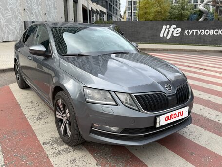 2019 Skoda Octavia III (A7) Рестайлинг, серый, 1700000 рублей, вид 2