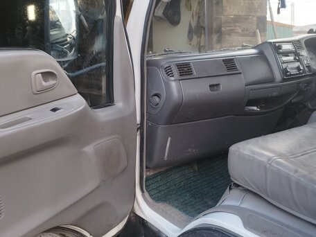 2004 Mazda Titan, белый, 1300000 рублей, вид 4