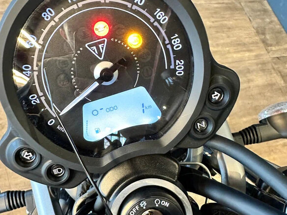 2024 Triumph Scrambler, чёрный, 1580000 рублей - вид 13
