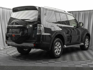 2011 Mitsubishi Pajero IV, чёрный, 1885000 рублей, вид 5