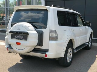 2013 Mitsubishi Pajero IV Рестайлинг 1, белый, 2258000 рублей, вид 3