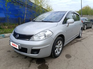 2013 Nissan Tiida I Рестайлинг, серый, 720000 рублей, вид 1