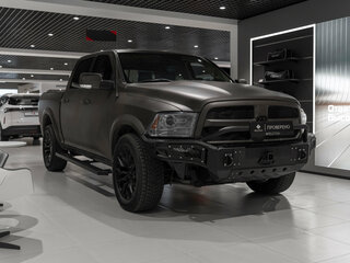 2017 Ram 1500 Quad Cab IV (DS/DJ), белый, 3945000 рублей, вид 2