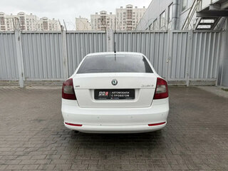 2011 Skoda Octavia II (A5) Рестайлинг, белый, 525000 рублей, вид 4