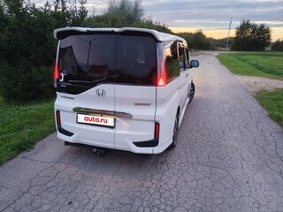 2015 Honda Stepwgn V, белый, 1910000 рублей, вид 2