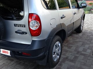 2012 Chevrolet Niva I Рестайлинг, серебристый, 850000 рублей, вид 3