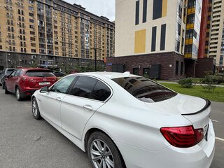 2013 BMW 5 серии 528i xDrive VI (F10/F11/F07) Рестайлинг, белый, 1790000 рублей, вид 5
