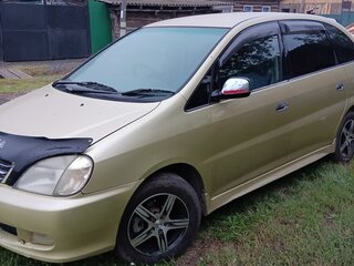 2000 Toyota Nadia, золотистый, 550000 рублей, вид 1