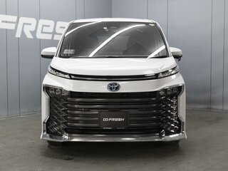 2022 Toyota Voxy IV (R90), белый, 3950000 рублей, вид 3