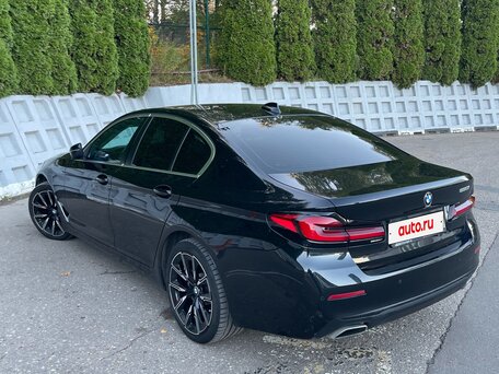 2021 BMW 5 серии 520i VII (G30/G31/G38) Рестайлинг, чёрный, 3850000 рублей, вид 2
