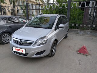 2012 Opel Zafira B Рестайлинг, серебристый, 800000 рублей, вид 1