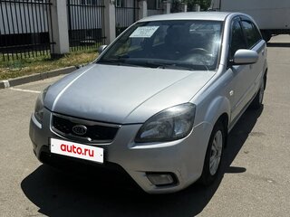 2010 Kia Rio II Рестайлинг, серебристый, 575000 рублей, вид 1