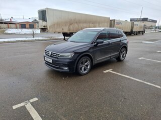 2018 Volkswagen Tiguan II, чёрный, 2600000 рублей, вид 1