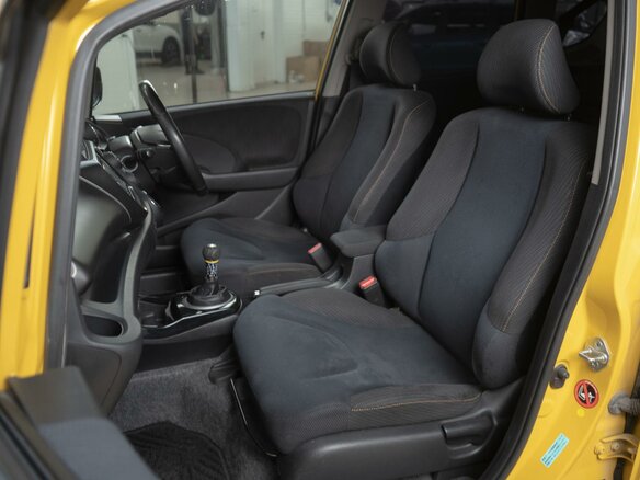 2012 Honda Fit Hybrid II, жёлтый, 1109000 рублей - вид 13