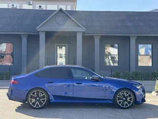 2025 BMW M5 VII (G90), синий, 18480000 рублей, вид 4