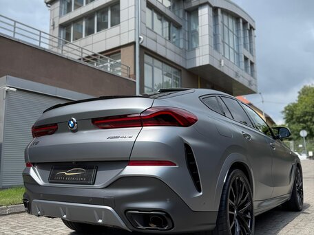 2023 BMW X6 40d III (G06) Рестайлинг, серый, 12100000 рублей, вид 4