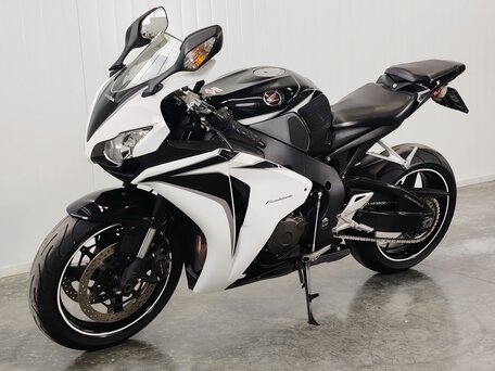 2010 Honda CBR 1000 RR/RA Fireblade, чёрный, 629000 рублей, вид 4