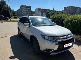 2015 Mitsubishi Outlander III Рестайлинг 2, белый, 1550000 рублей, вид 5