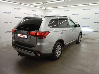 2021 Mitsubishi Outlander III Рестайлинг 3, серый, 2350000 рублей, вид 3