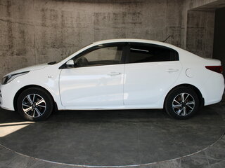 2019 Kia Rio IV, белый, 1275000 рублей, вид 4
