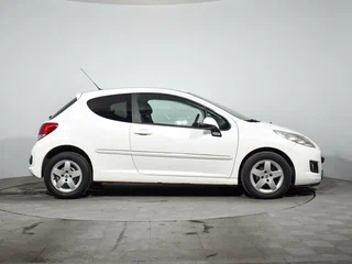 2010 Peugeot 207 I Рестайлинг, белый, 325000 рублей, вид 4