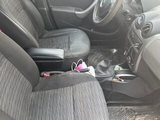 2010 Renault Logan I Рестайлинг, бежевый, 140000 рублей, вид 3