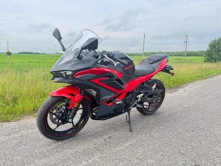 2025 Kawasaki Ninja 500, красный, 1150000 рублей, вид 1