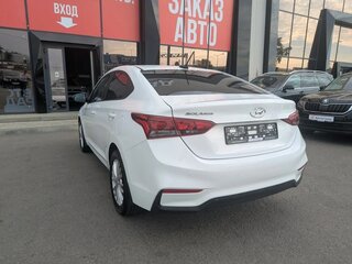 2017 Hyundai Solaris II, белый, 1230000 рублей, вид 4