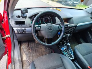 2008 Opel Astra H Рестайлинг, красный, 530000 рублей, вид 5
